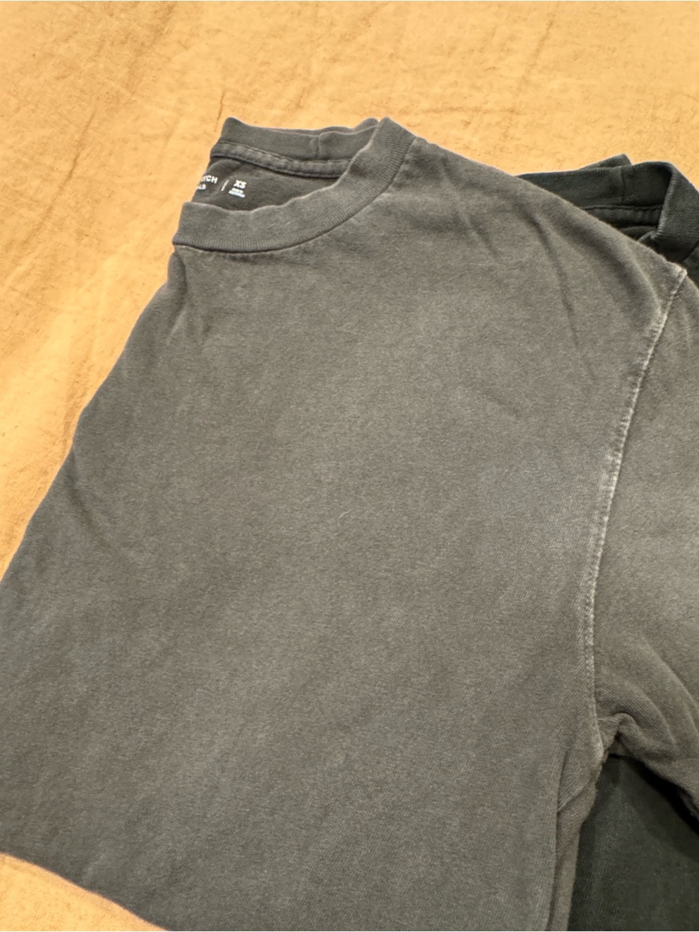 Bundle of 3 Abercrombie Soft A&F Essentials Relaxed Tees - Picture 3 of 4